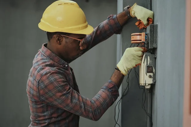 Inconsistent maintenance is one of the property management practices that should be avoided.